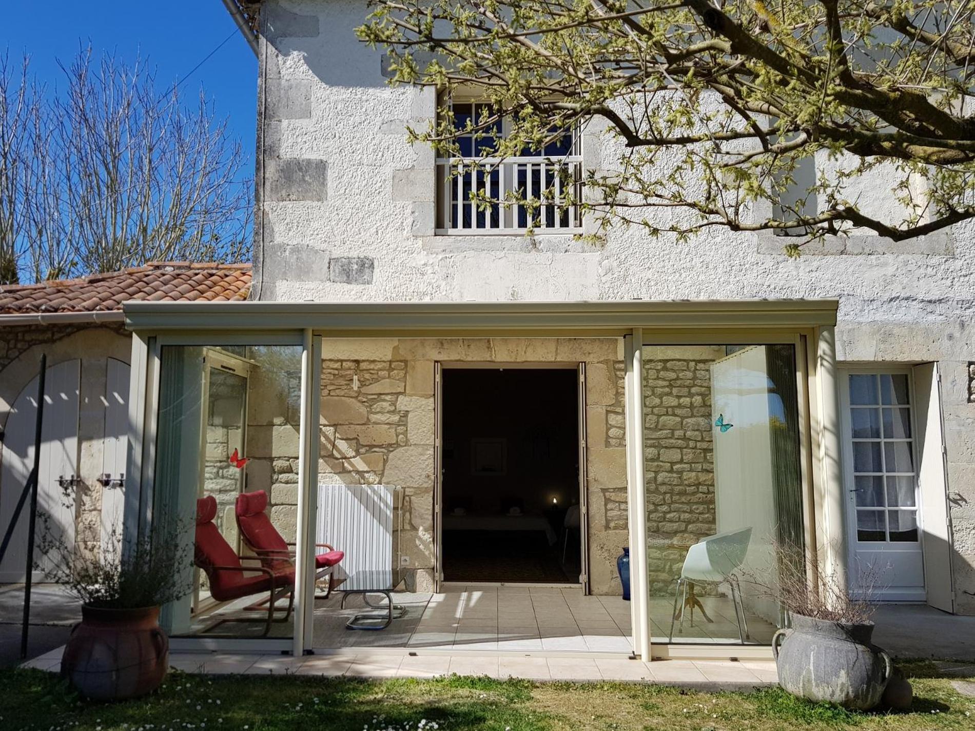 Domaine de Pelouaille - chambre d'hôtes Saint-Jean-dʼAngély Exterior foto